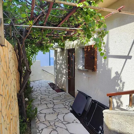- Senj 1